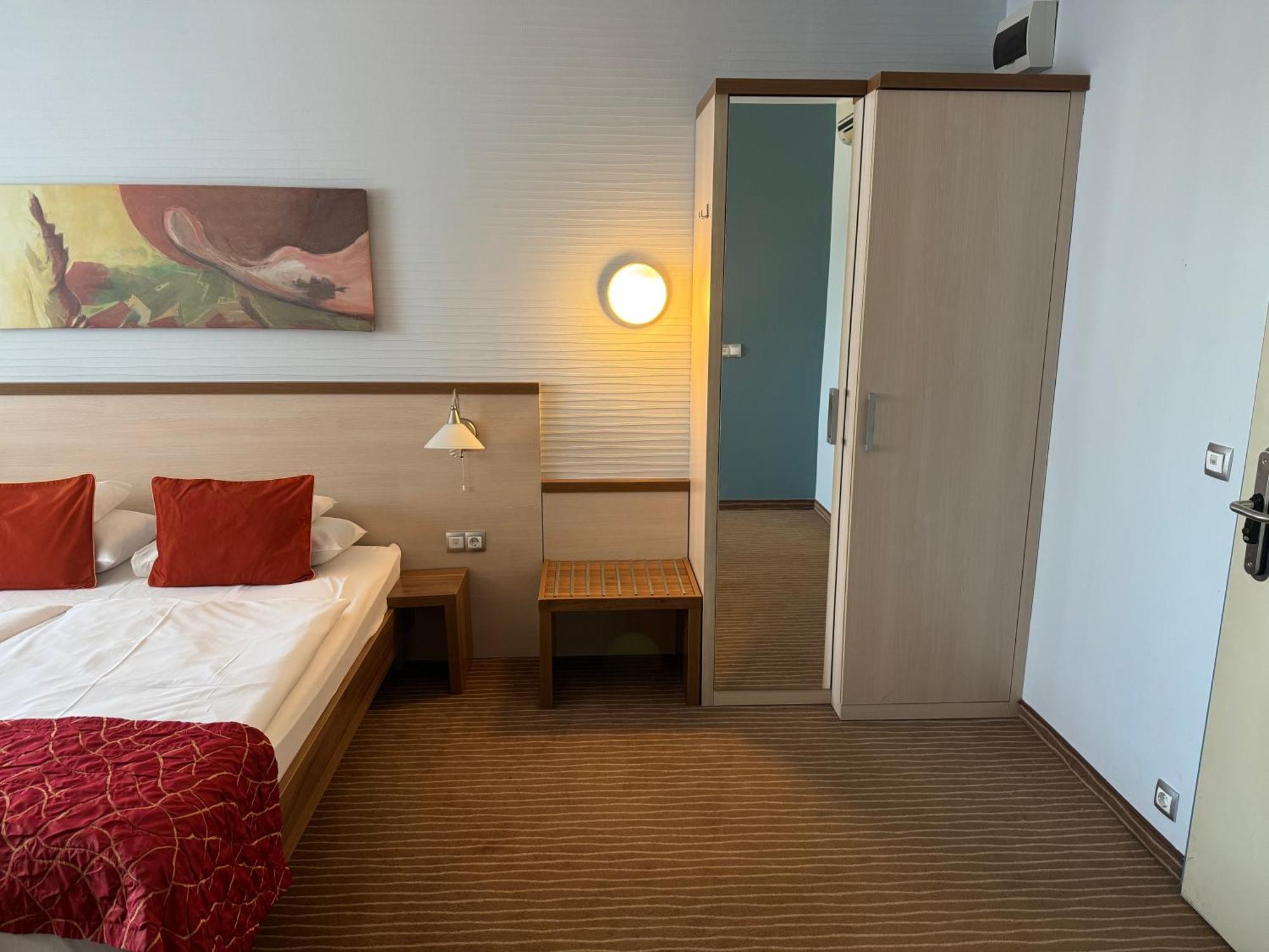 Hotel Famulus Győr Zimmer foto